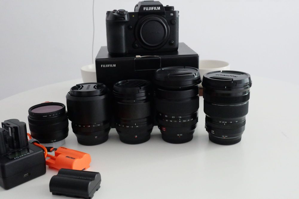 Fujifilm X-H2S + Set Lentile Fuji - XF 16-55mm WR II + 3 acumulatori
