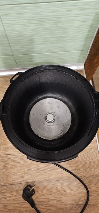 Продавам мултикукър