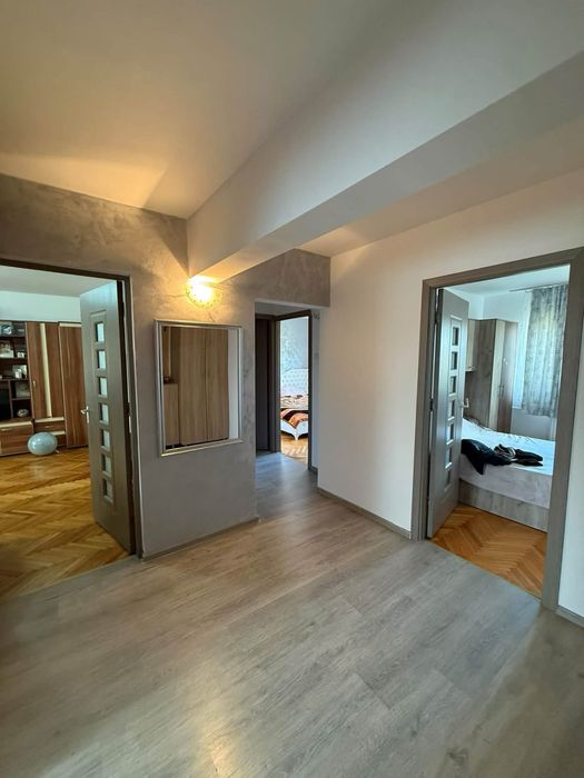 Apartament cu 3 camere decomandat , zona Calea Aradului