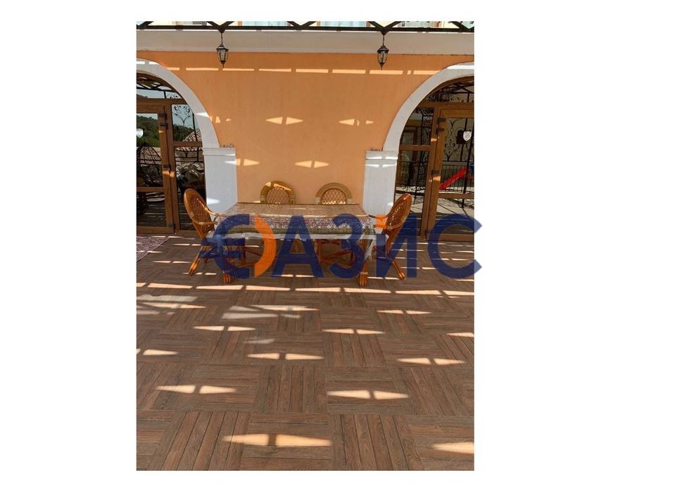 Вила 2-етажна, Вила Романа, Елените, България - 217 кв. м.+двор 300 кв