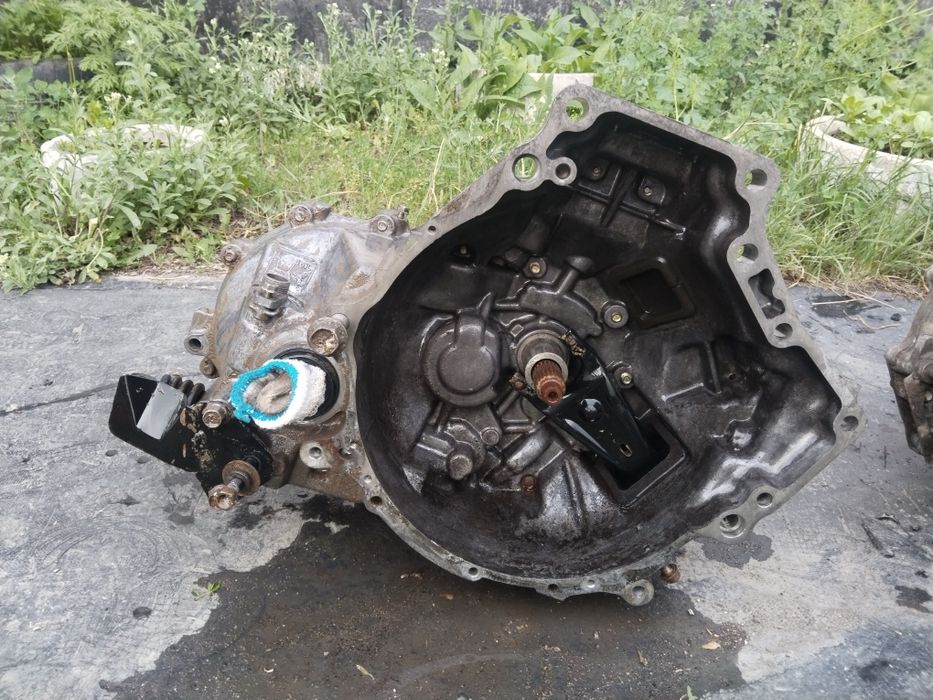 Продам кпп на мазду626 дизельную