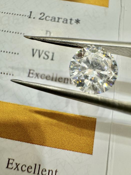 Диамант 1.2 карата , мойсанит за бижу и подарък