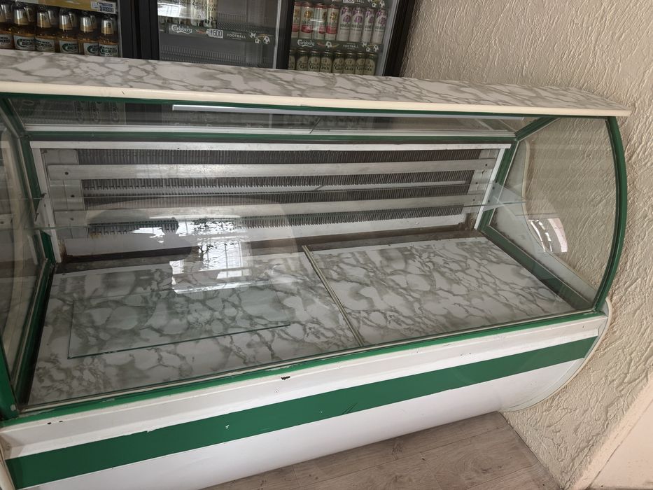 Продам холодильник витриный в отличном состоянии!