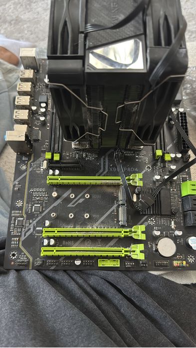 Продам xeon e5-2696v3