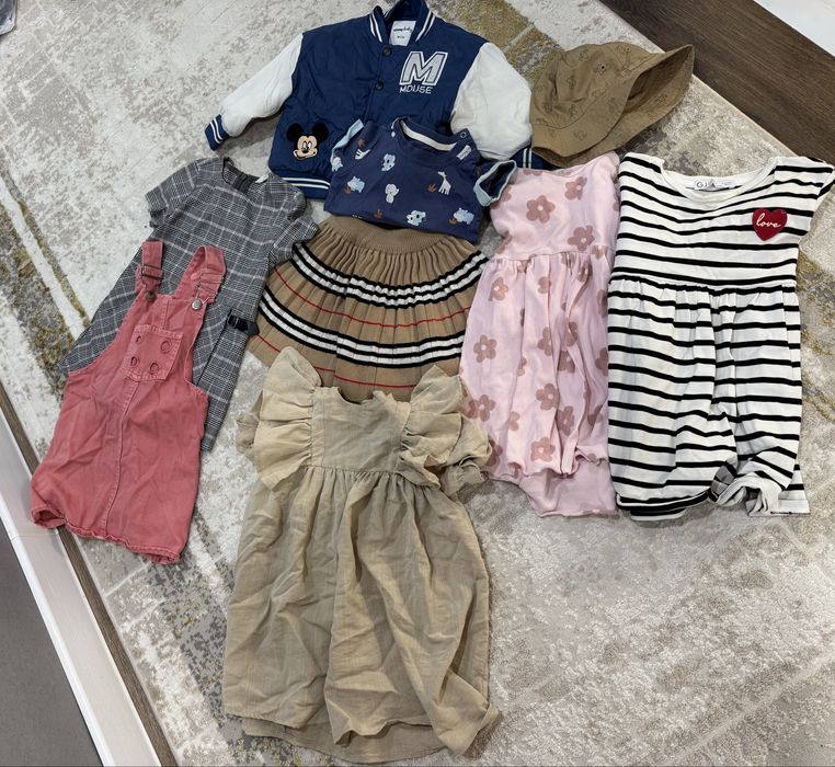 Пакет детской одежды для девочки и зимняя обувь