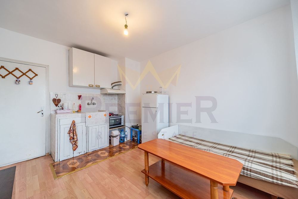 Продава се Четиристаен апартамент в Варна, Бизнес хотел - 103 кв.м за 1748 €/кв.м - Снимка #9