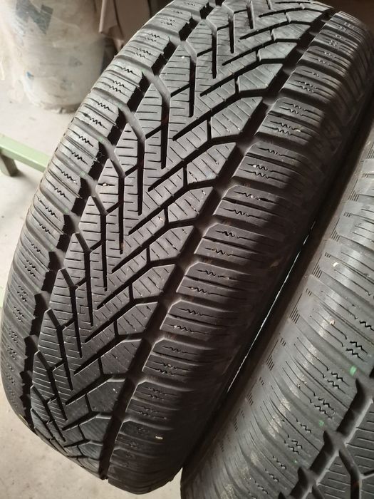 2 Anvelope de iarnă 215 65 r16 Semperit