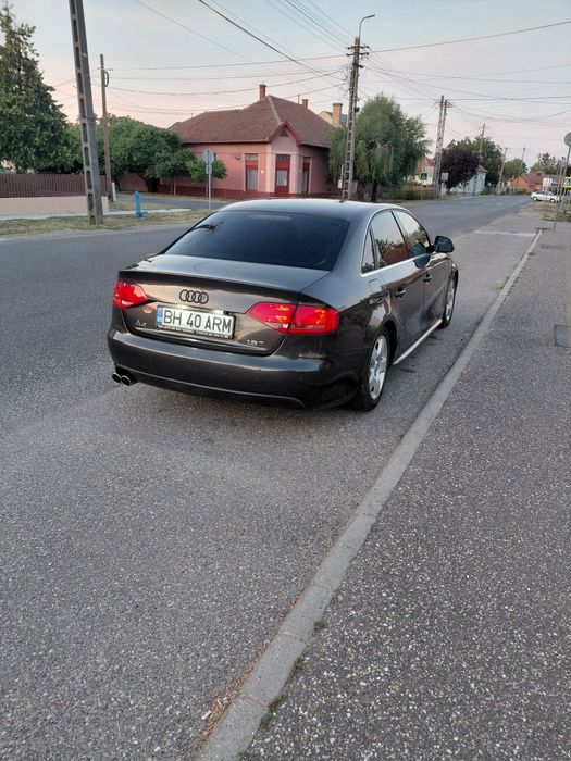 Vand audi pe benzina 1.8