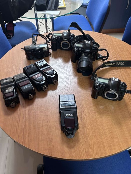 Лот фототехника за части или ремонт – Nikon, Fujifilm, Olympus, светкавици