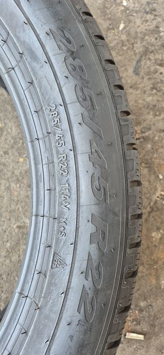 4 anvelope iarna Pirelli 285/45/22.Pretul este pe bucata. Vă