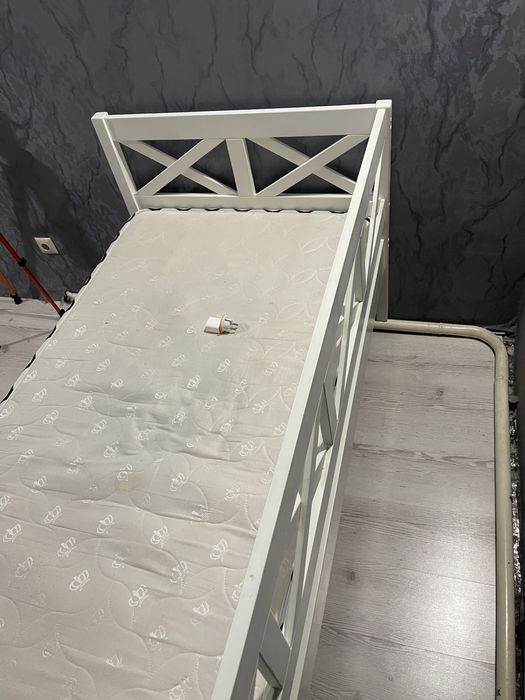 Кровать в спальню