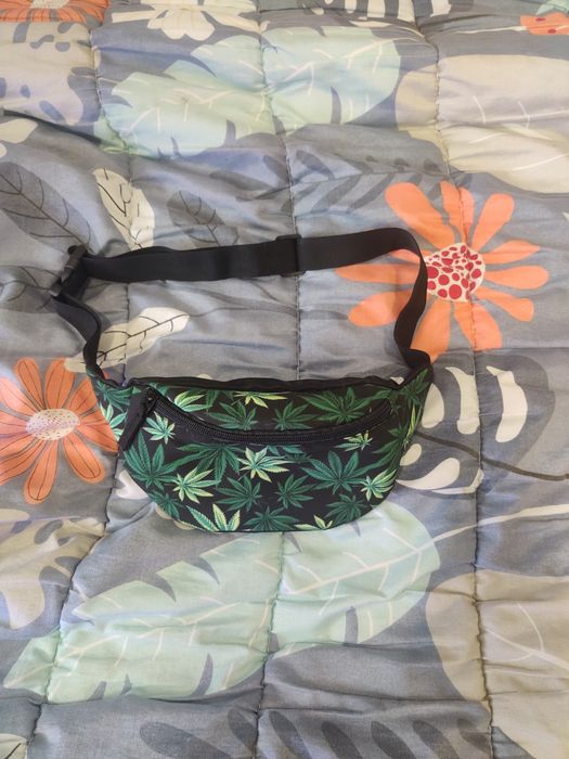 Мъжка Чантичка(През Рамо)