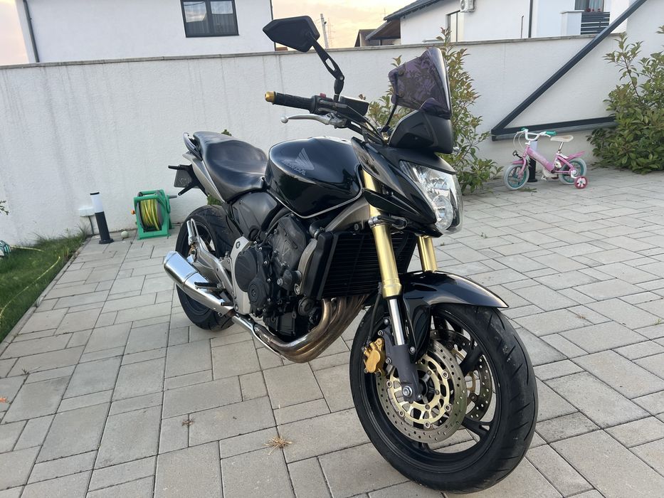 Vand sau schimb Honda hornet pc41 2008