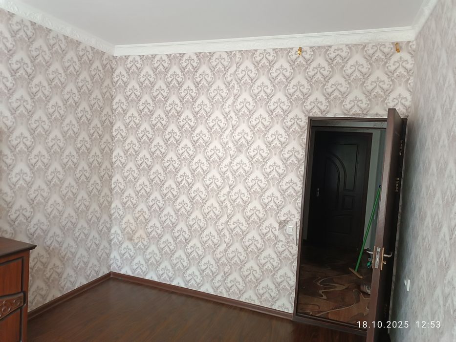 Sergeli 3 da 4 xonali kvartira sotiladi