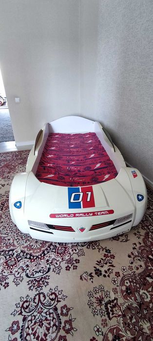 Кровать машинка б/у