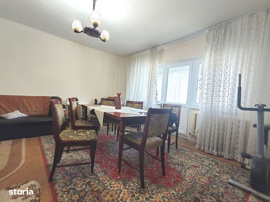 Apartament 3 camere Prundu, decomandat, 2 bai, 2 balcoane, 73 mp