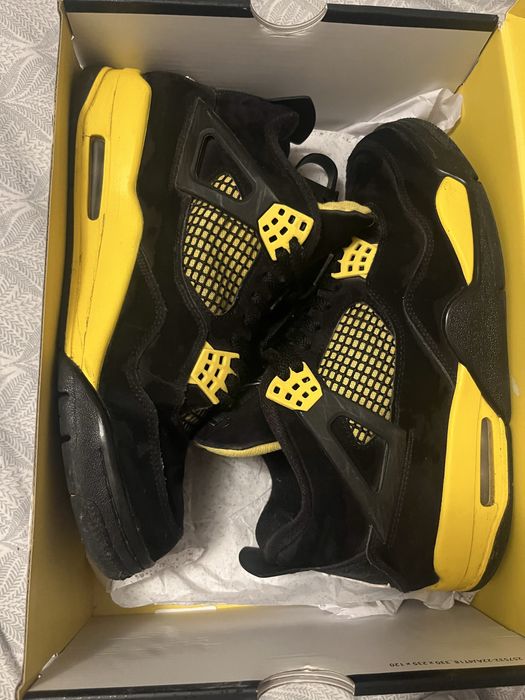 Jordan 4 Thunder