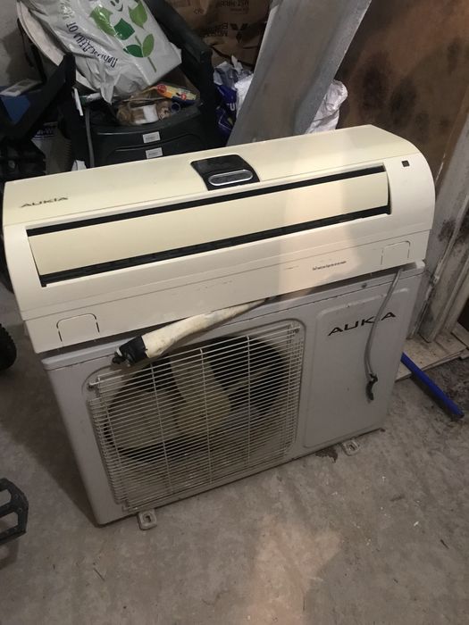Климатик Aukia , не ново, работи.