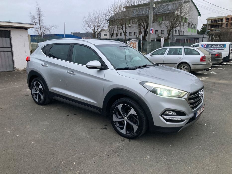 Hyundai Tucson / 4 X 4 / Navi / Kamera / Xenon / RATE 0 %