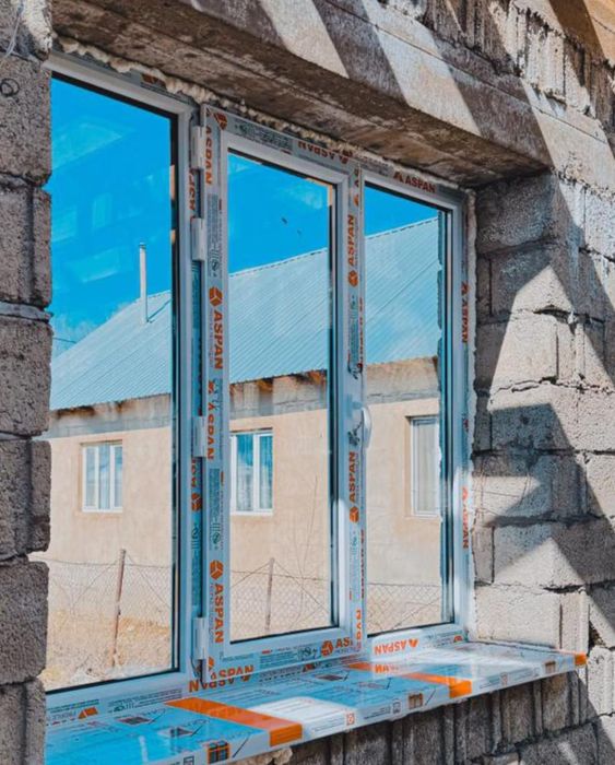 Пластиковые балконы двери окна