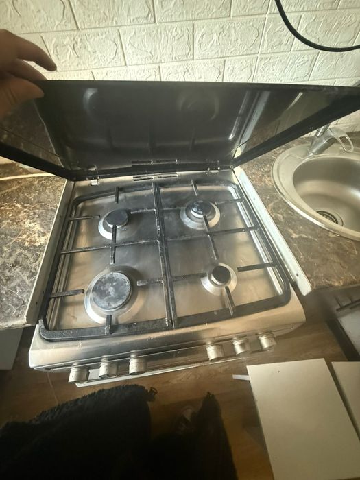 Продам газовую плиту Hansa