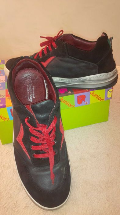 Юношески спортни обувки, номер 39