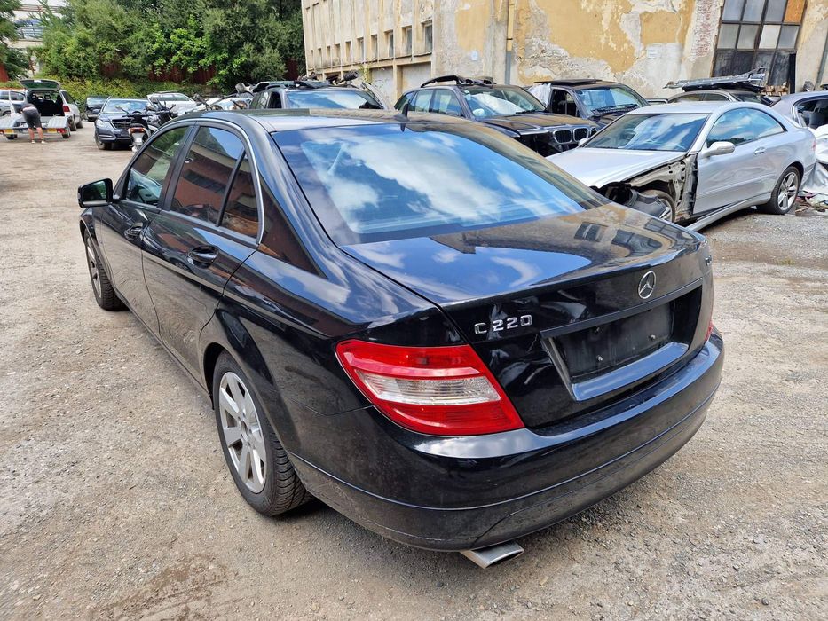 Mercedes W204 C220CDI 651 170кс седан ръчка НА ЧАСТИ!