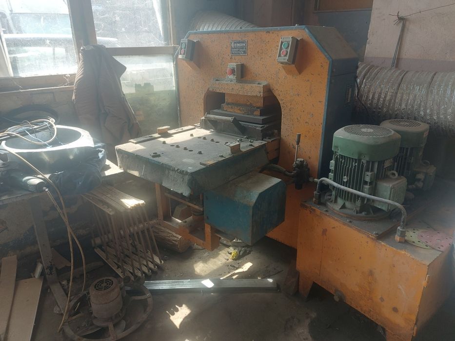 Машина за производство на тротоарни плочки