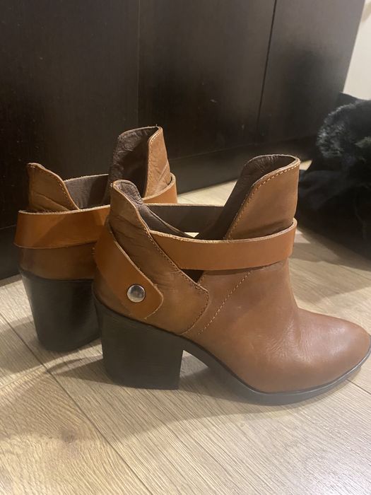 Vand ciocate-botine  piele naturala