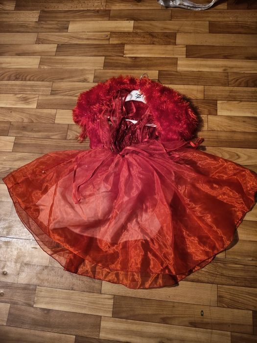 Продам бальные платья