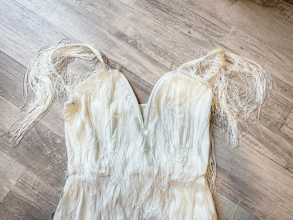 Нова къса бяла рокля с ресни