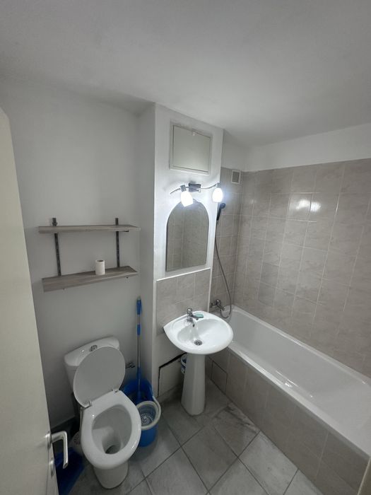 Garsonieră de închiriat
