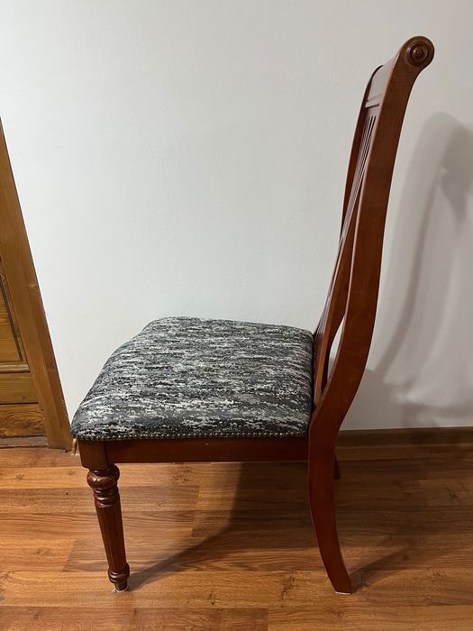 Set șase scaune din lemn masiv