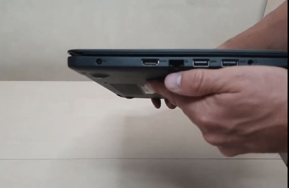 Ноутбук dell inspiron 3593