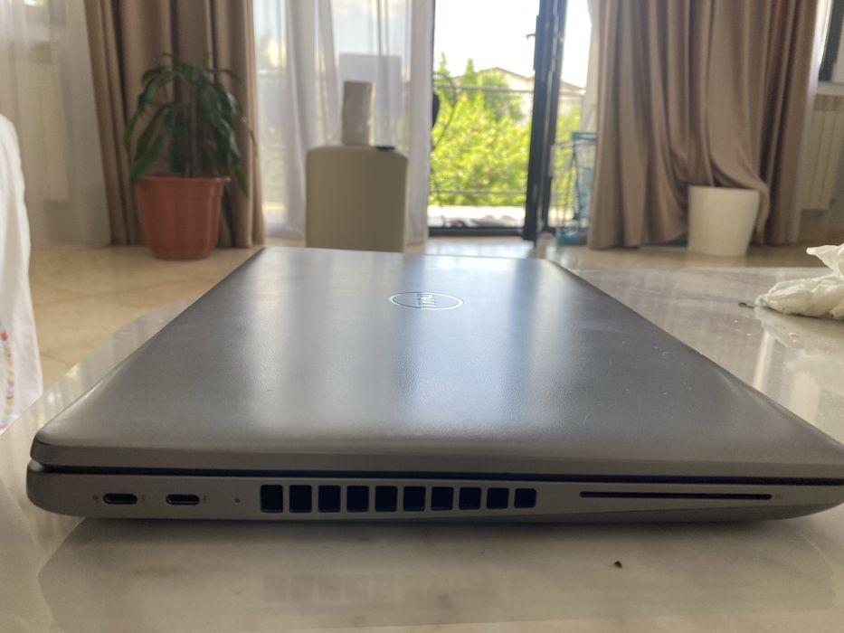 Dell Workstation AI intel i7 13800h 14c/20t, rtx ada 2000 8gb, 64gb DDR5 5200, 2tb ssd + 512gb ssd + sim slot 5g Garantie inca 6 luni