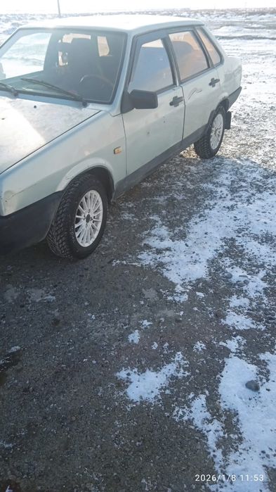 Продаю машину ваз 21099