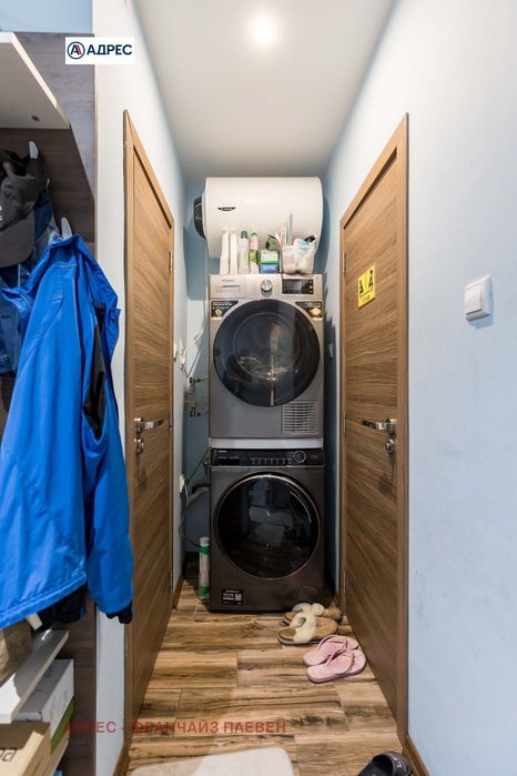 2-стаен в Плевен-Широк център площ 80 цена 180000