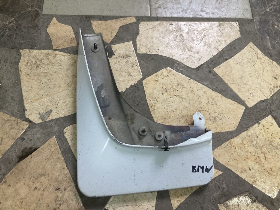 Брызговик передний левый БМВ X5 E70 / BMW X5 E70