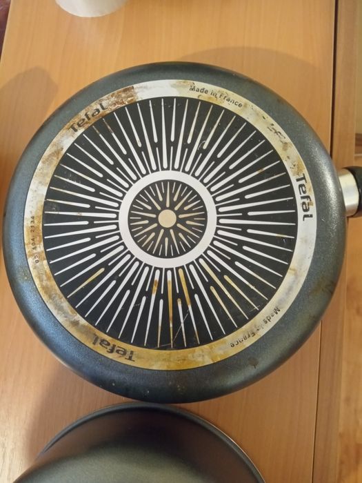 Set 3 tigăi antiaderente cu capac  folosite ,in stare foarte buna