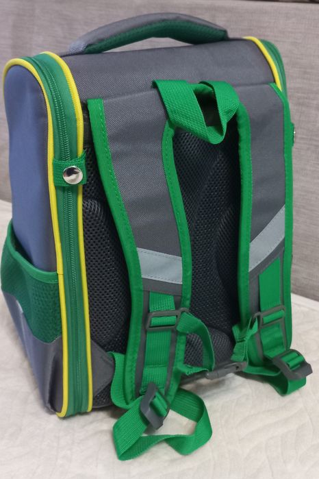 Продам новый рюкзак для школы