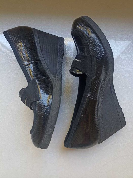 100% натуральная кожа.Оригинал: производство Италия. Туфли, ботильоны