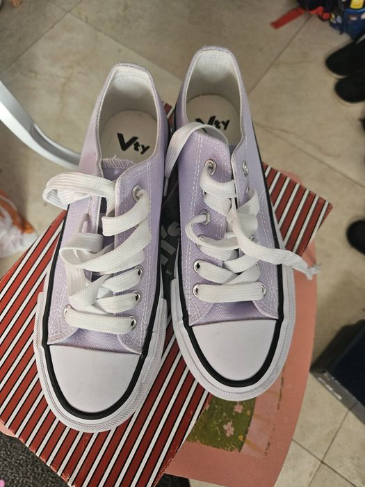 Vand adidasi ca noi, Deichman, gen Converse, marimea 36