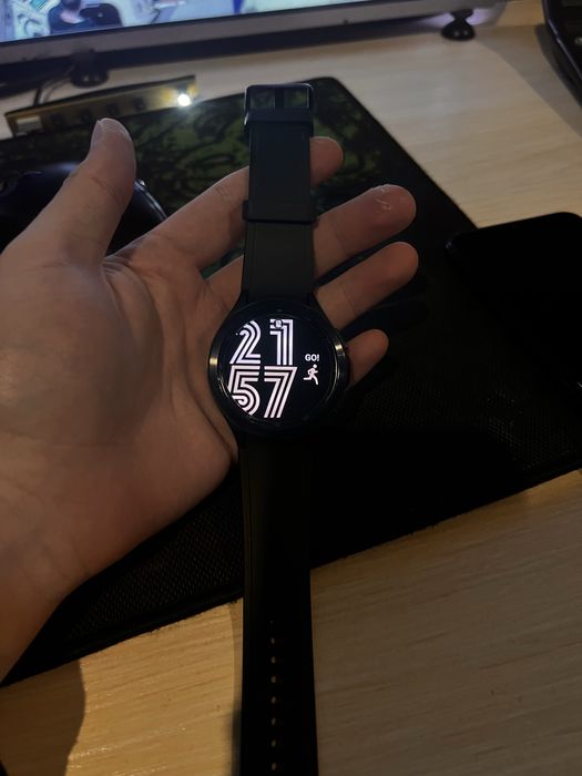 Часы Galaxy Watch 4