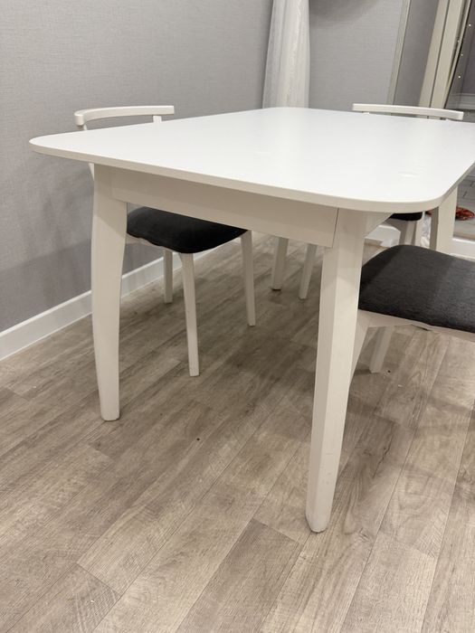 Продам стол и стулья