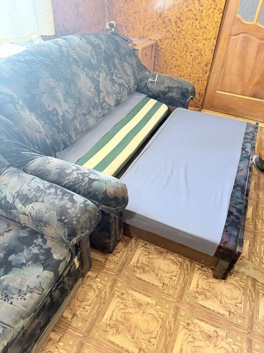 Отдам даром  диваны и кресло