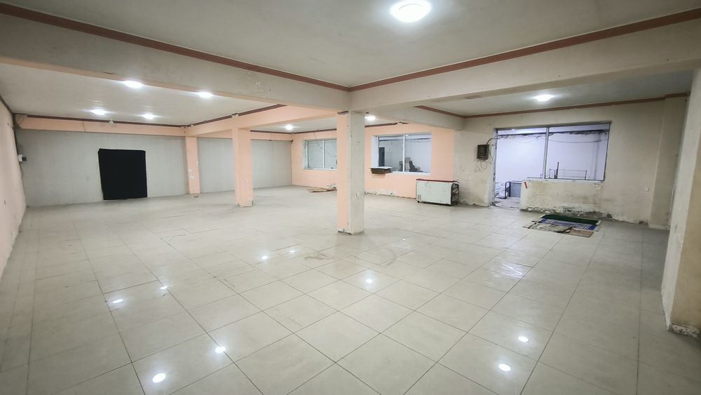 Шахар марказида бино сотилади!