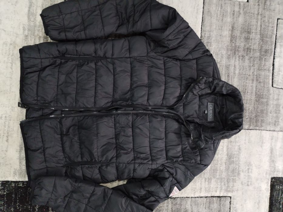 Vând geacă Guess bărbați mărimea S