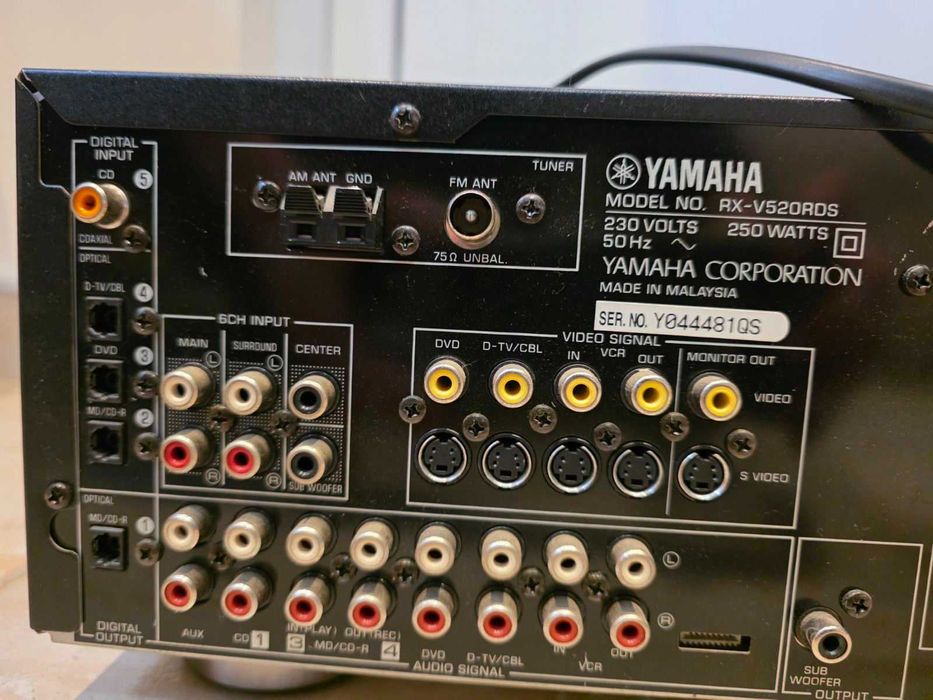 Съраунд ресийвър Yamaha RX-V520RDS + субуфер Quadral quintas 5.1