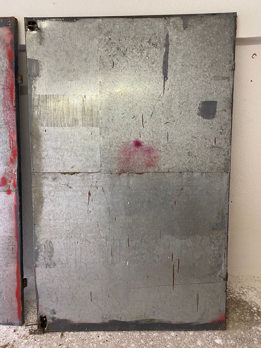 Продавам гаражни врати