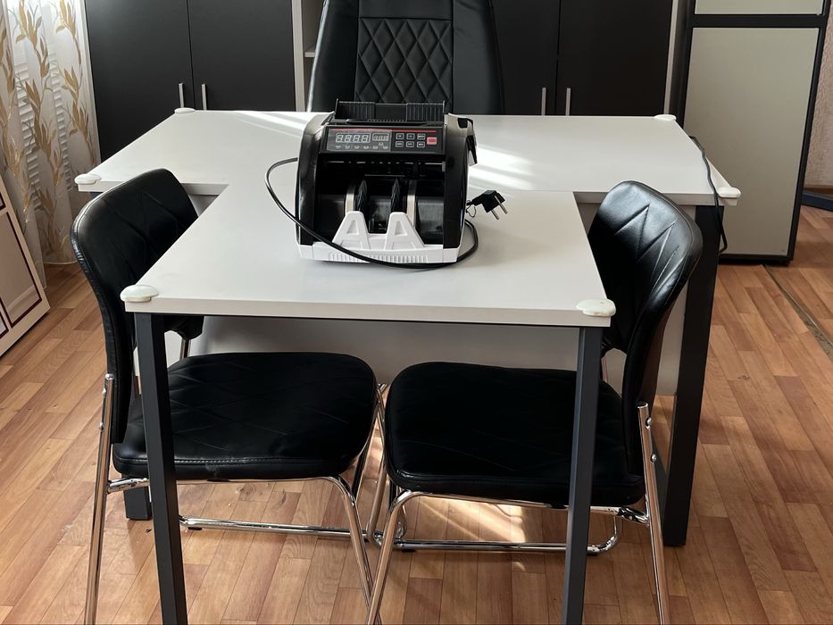 Продается  офисная  мебель